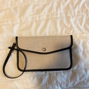 MCM pouch AUTHENTIC can provide proof of purchase